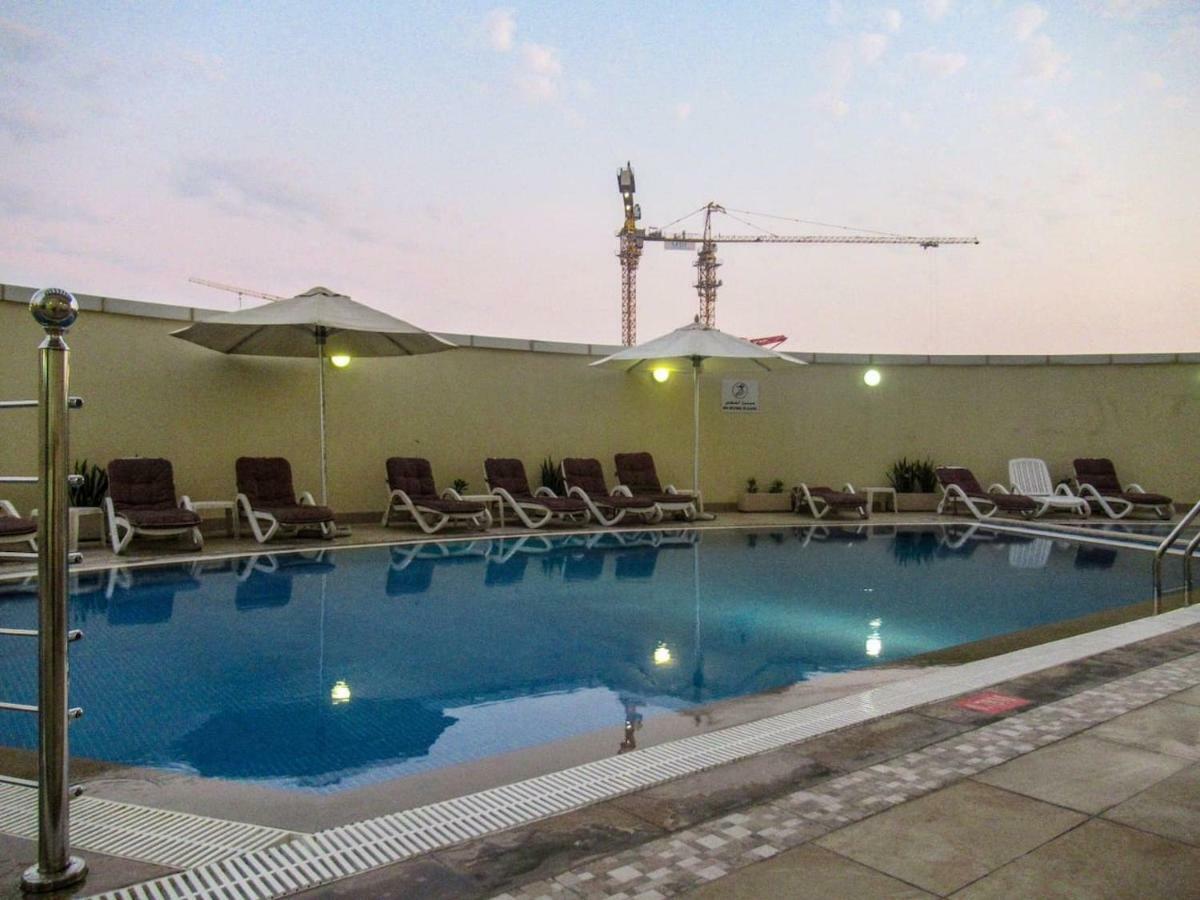 Frank Porter - Goldcrest Executive Apartment Dubai Exterior photo